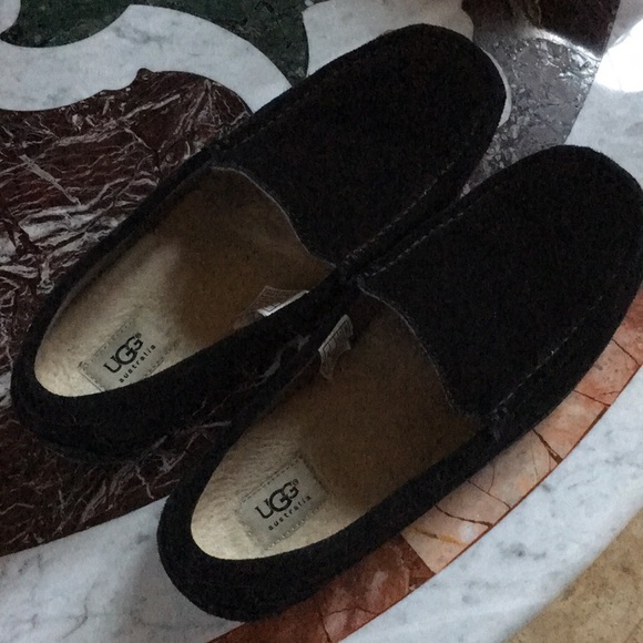 UGG Slip-on/Loafers Black Leather Brand NWT - Picture 2 of 6